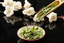 茶葉包裝設(shè)計(jì)既是保護(hù)茶葉品質(zhì)的重要環(huán)節(jié)，也是消費(fèi)者選擇購(gòu)買的重要因素